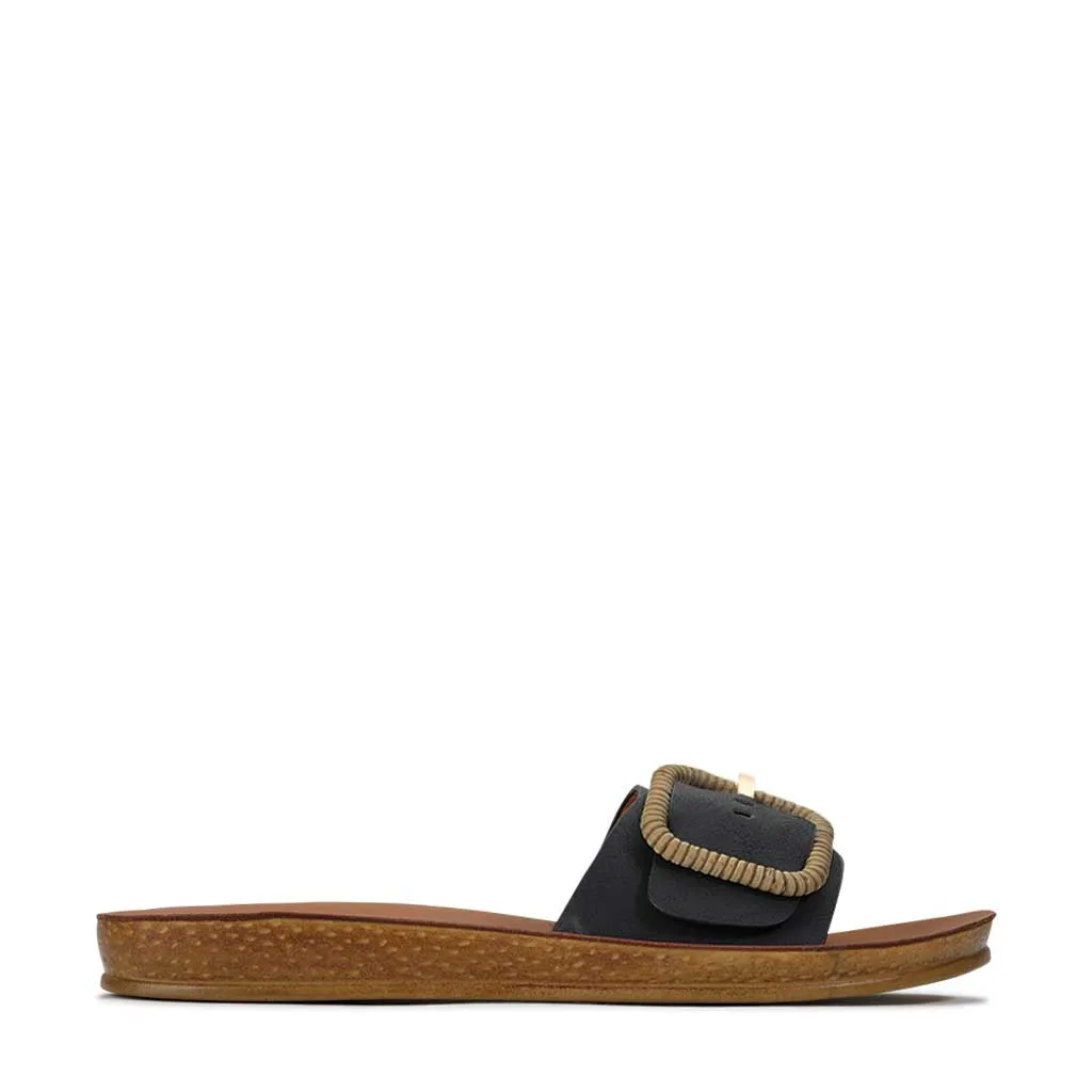 BRIO BUCKLE SLIDE SANDAL