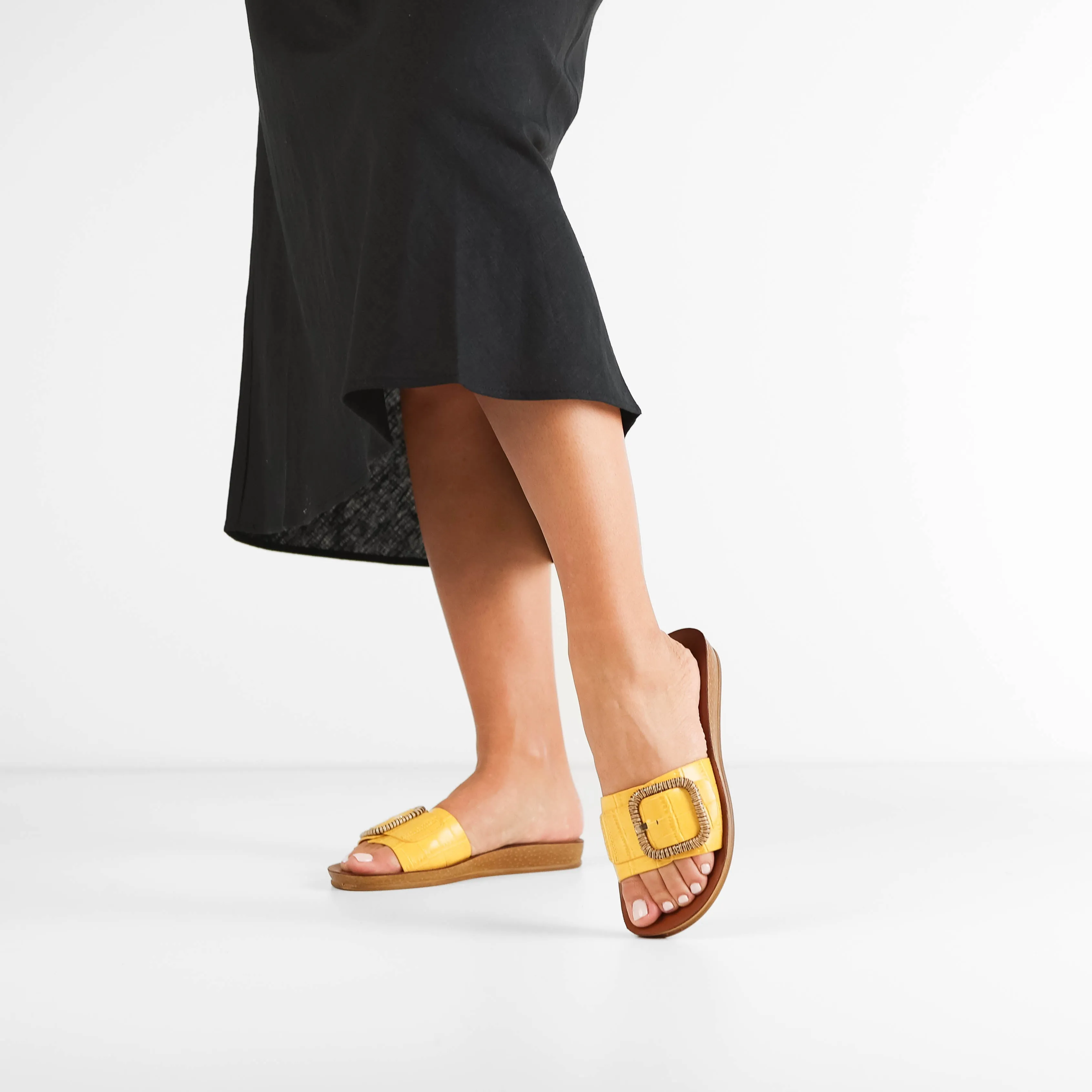 BRIO BUCKLE SLIDE SANDAL