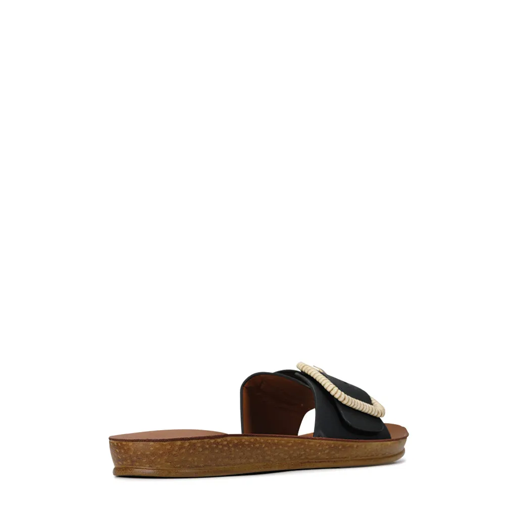 BRIO BUCKLE SLIDE SANDAL