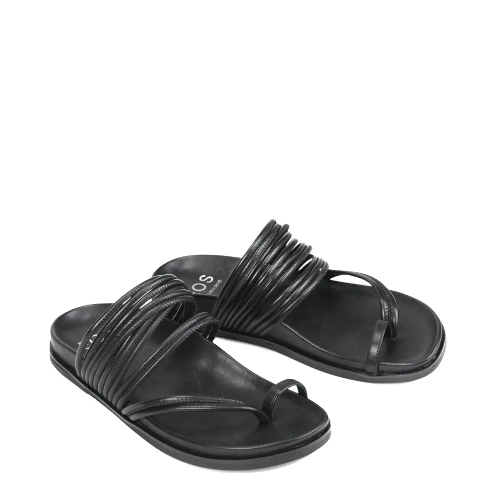 EOS Women's Carmella Toe Loop Sandal in Black