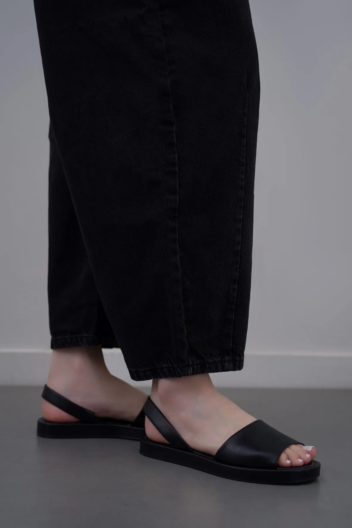 GREEK SLIPPER SANDAL