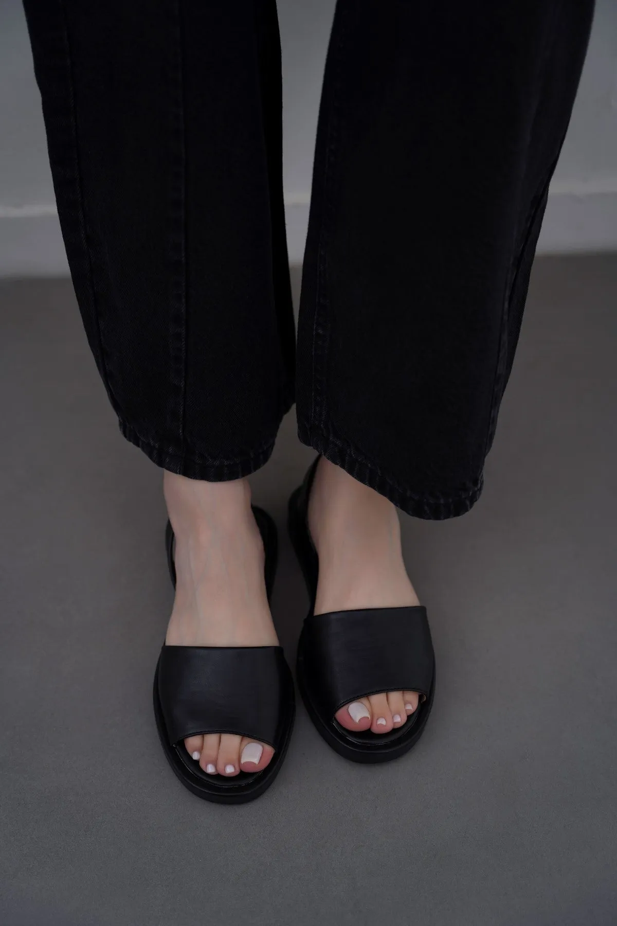 GREEK SLIPPER SANDAL