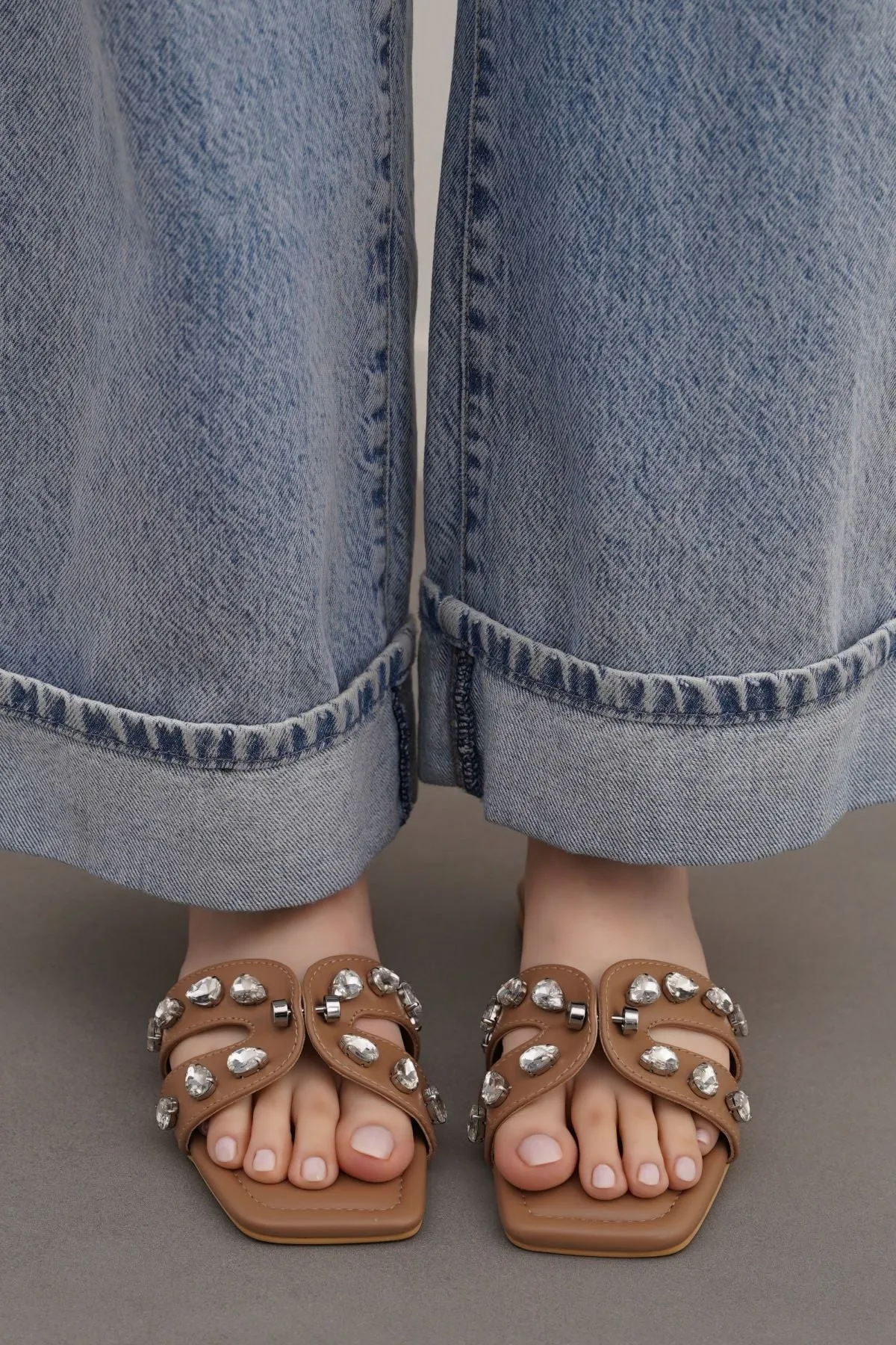STUDDED CRYSTAL SLIDES